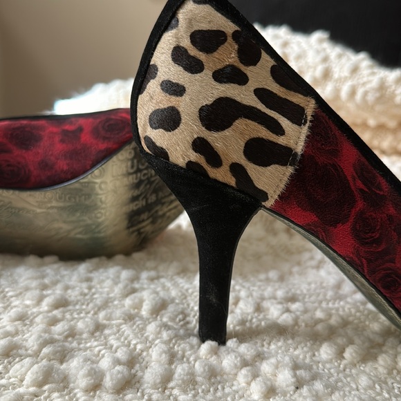 Size 10 Beverly Feldman pumps.. worn once… so in right now! - Picture 5 of 5